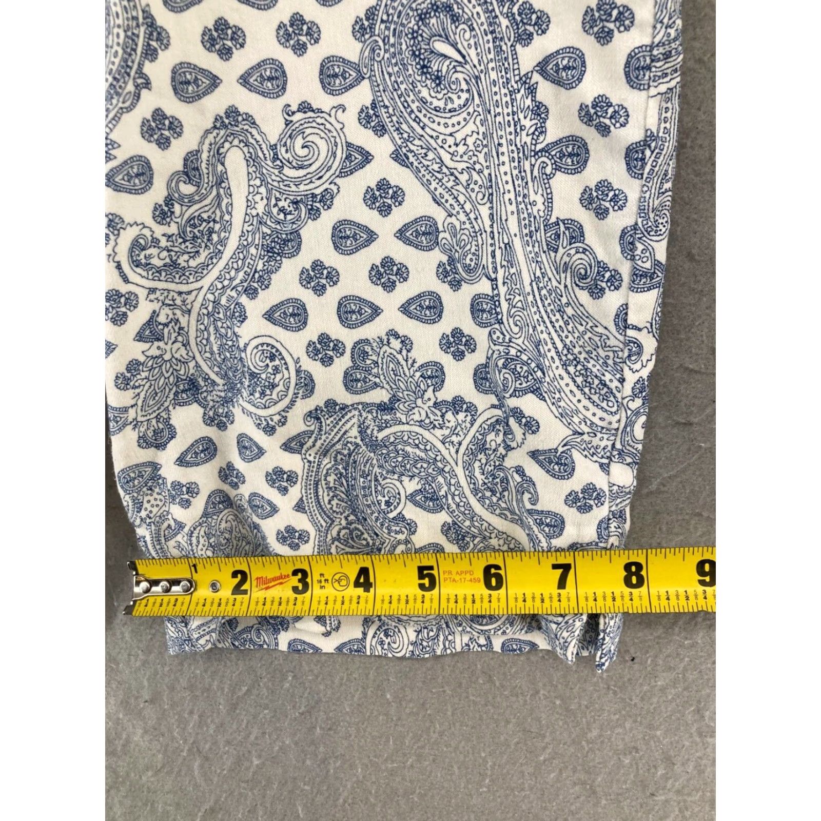 Vintage McCulleys Orient Shorts Womens XS Blue Paisley Bermuda Blue and White Size 26" / US 2 / IT 38 - 6 Thumbnail