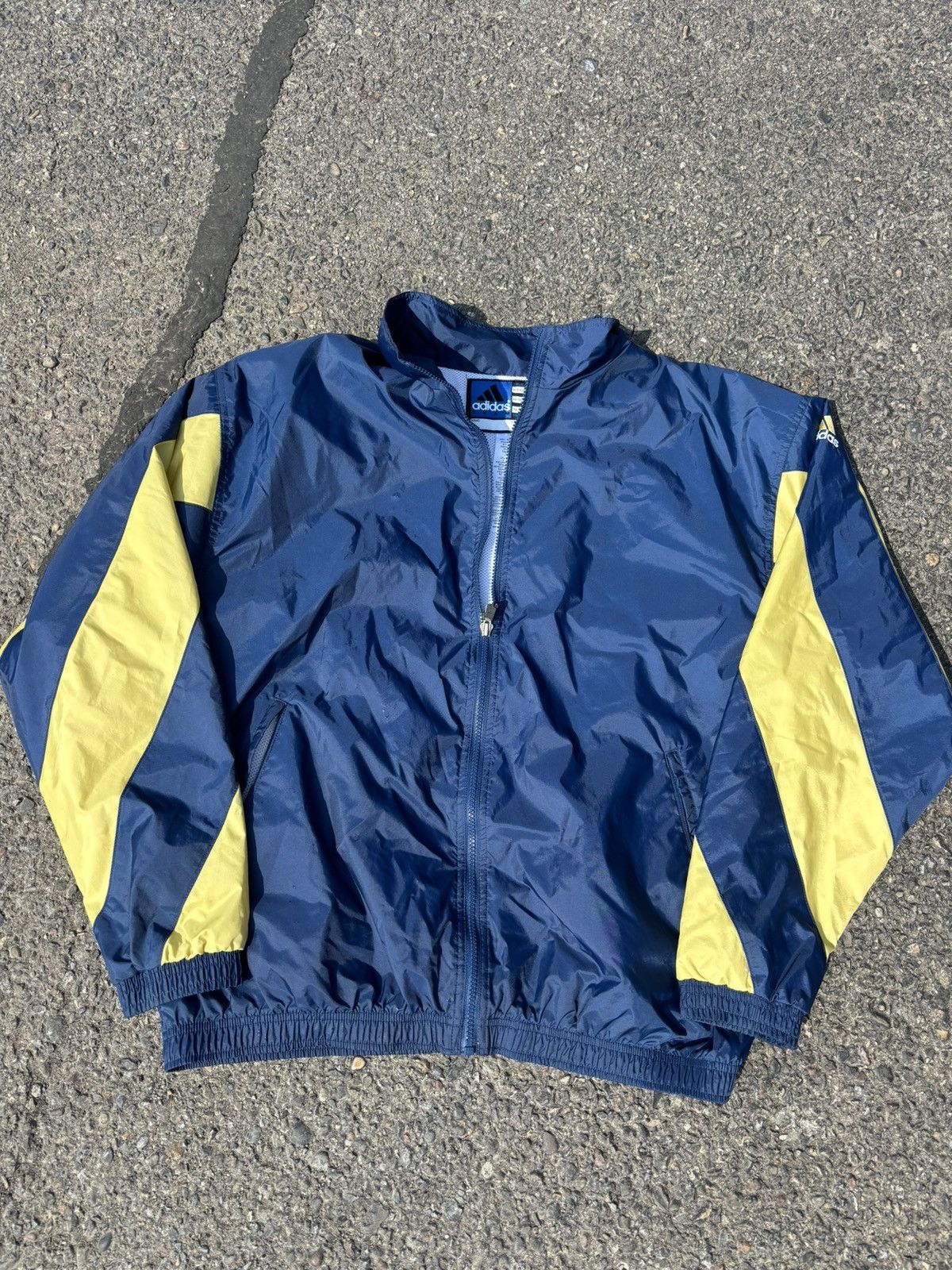Adidas Vintage Adidas Navy Yellow windbreaker Jacket Size Large Size US L / EU 52-54 / 3 - 1 Thumbnail