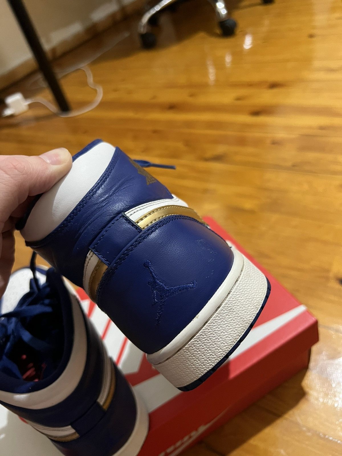Jordan Brand × Nike Rare Nike Air Jordan 1 High Retro Gold Medal Size US 8 / EU 41 - 4 Thumbnail