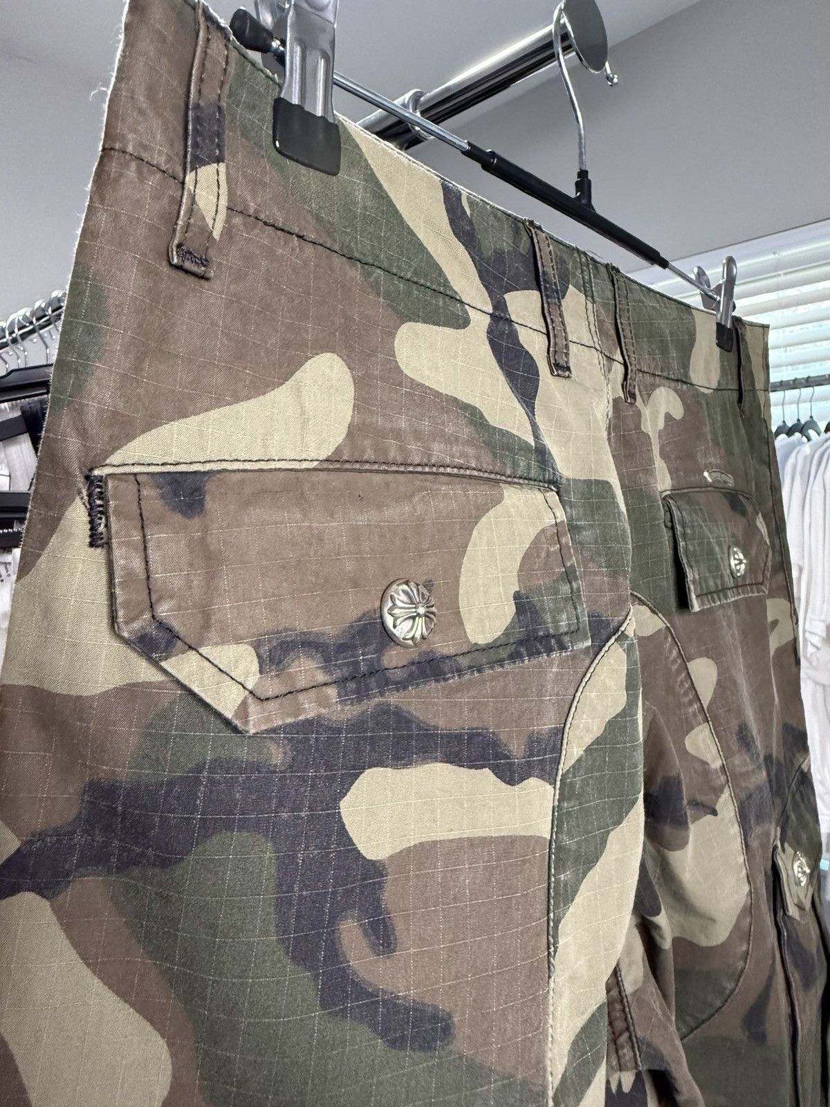 Chrome Hearts Chrome Hearts Camo Cross Patch Devil Dog Shorts Size US 29 - 11 Thumbnail