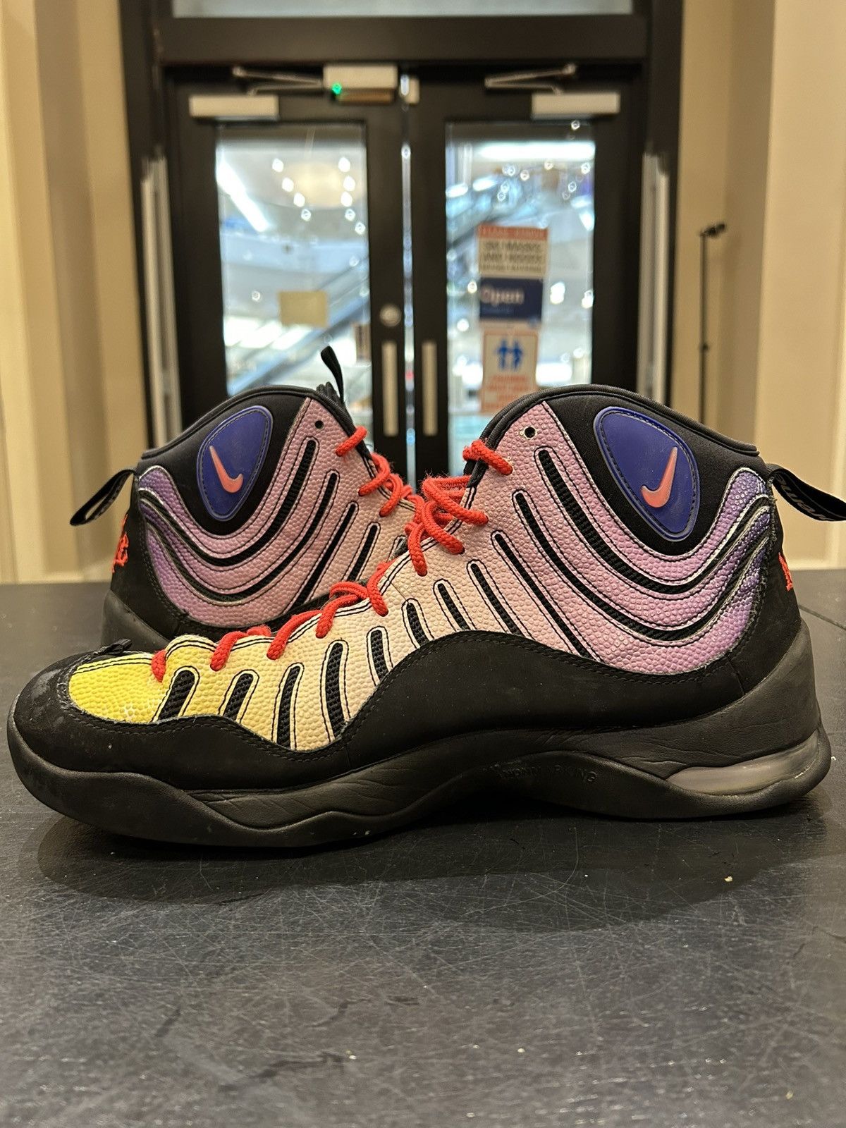 Nike × Supreme Nike Air Bakin SP ‘Supreme Black Gradient’ Size US 13 / EU 46 - 3 Thumbnail