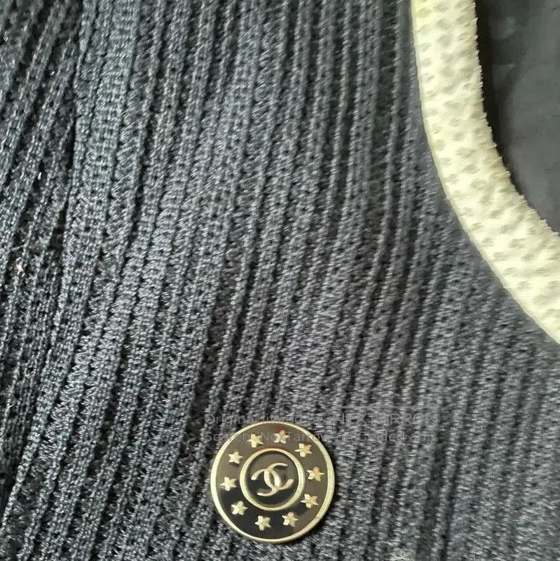 Chanel Chanel Black Women's Jacket with White Trim . Size M / US 6-8 / IT 42-44 - 4 Thumbnail
