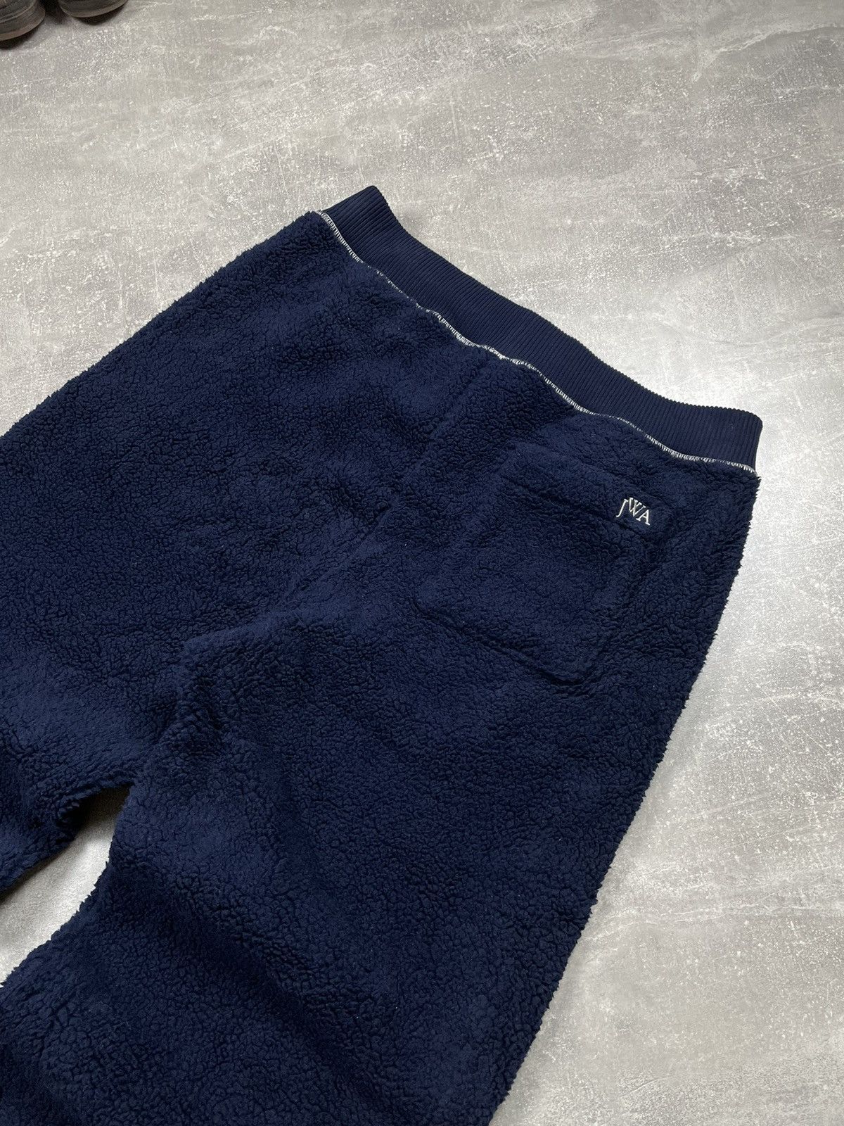 JW Anderson × Japanese Brand × Uniqlo J.W. Anderson Uniqlo Navy Blue Teddy Style Fleece Pants Size US 32 / EU 48 - 11 Thumbnail