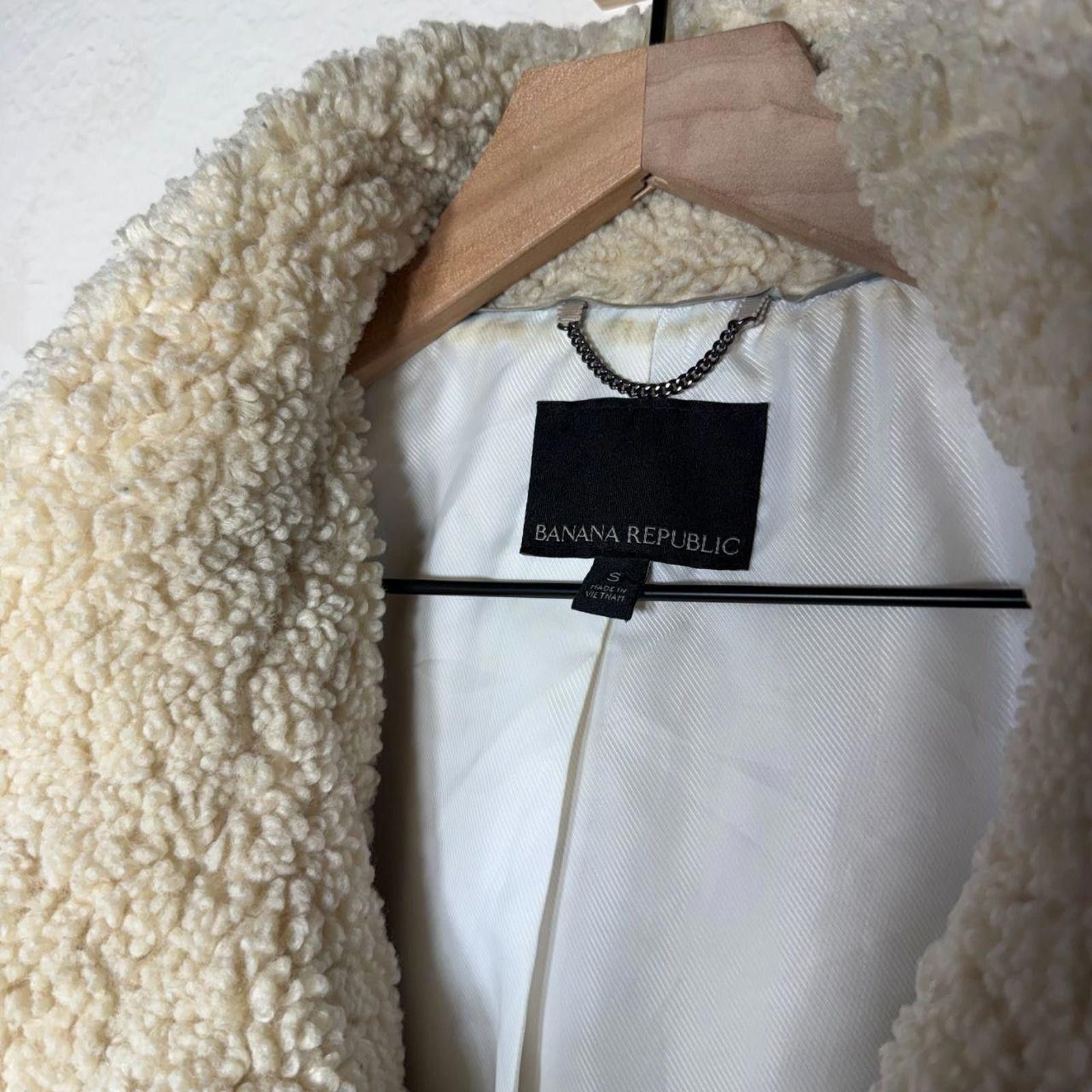 Banana Republic Banana Republic Coat Women's S Cream Sherpa Size S / US 4 / IT 40 - 2 Thumbnail