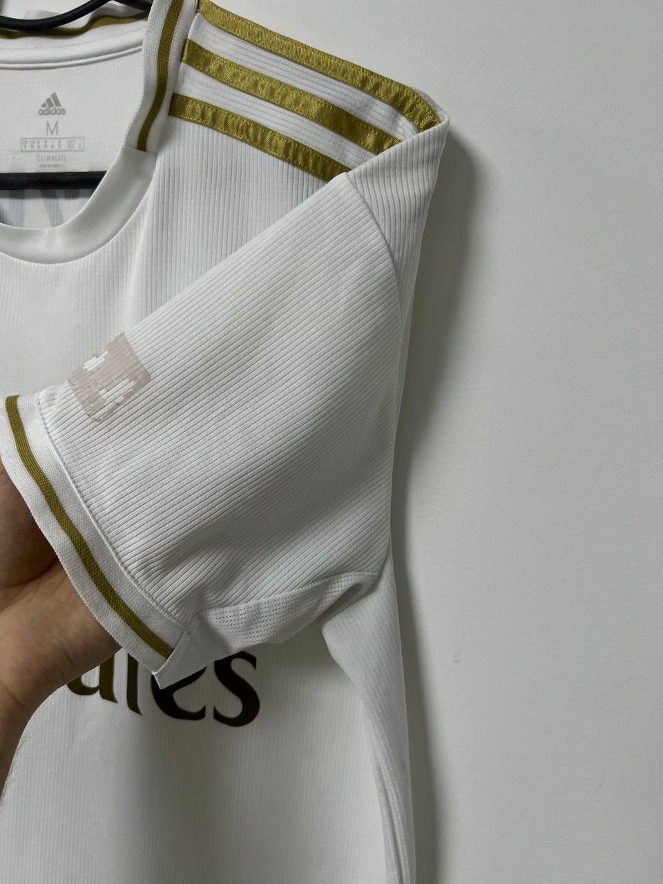 Adidas Real Madrid #9 Benzema 2019/2020 Home Football Shirt M Size US M / EU 48-50 / 2 - 9 Thumbnail