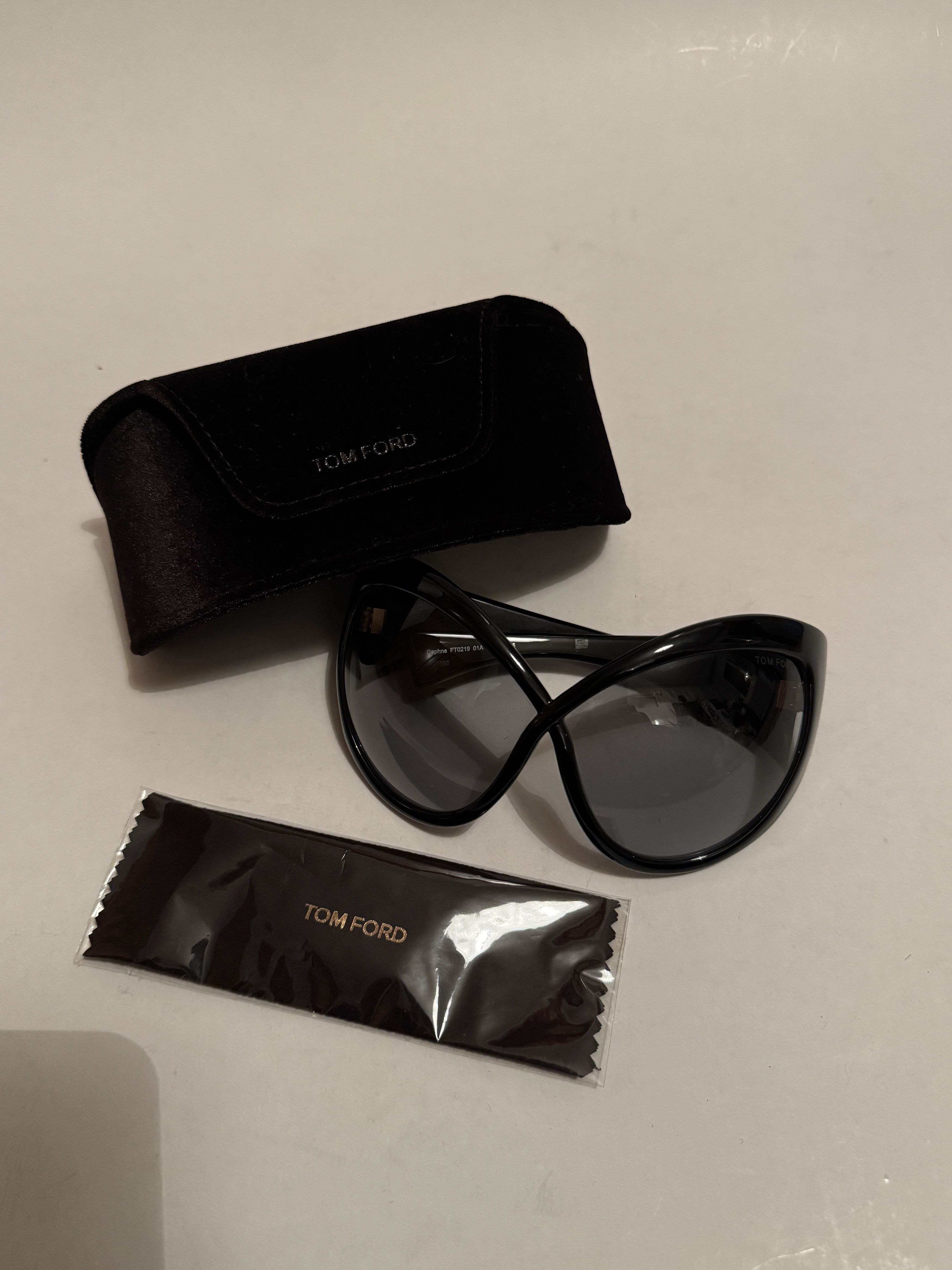 Tom Ford Tom Ford Daphne FT0219 Oversized Cat Eye Black Sunglasses Size ONE SIZE - 12 Thumbnail