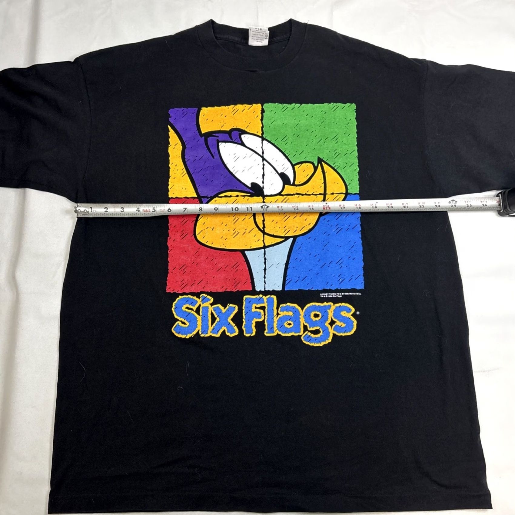 Vintage VINTAGE Looney Tunes Six Flags T Shirt Men’s XXL Black Road Runner 1996 Single Stitch Cartoon 90s Mens Size US XXL / EU 58 / 5 - 5 Thumbnail