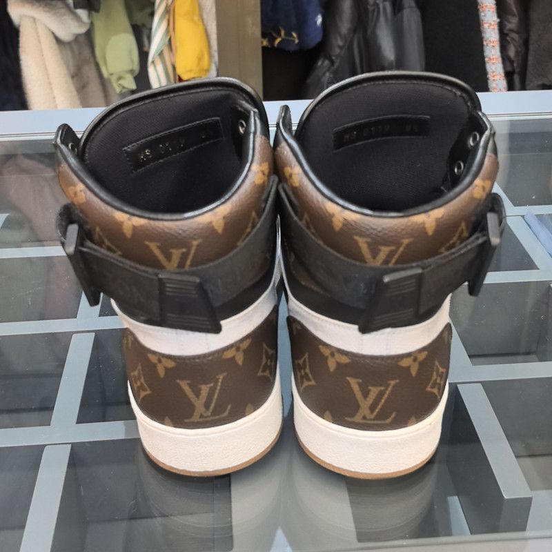 Louis Vuitton Louis Vuitton Rivoli Black and White Sneakers 0079 Size US 9.5 / IT 39.5 - 3 Thumbnail
