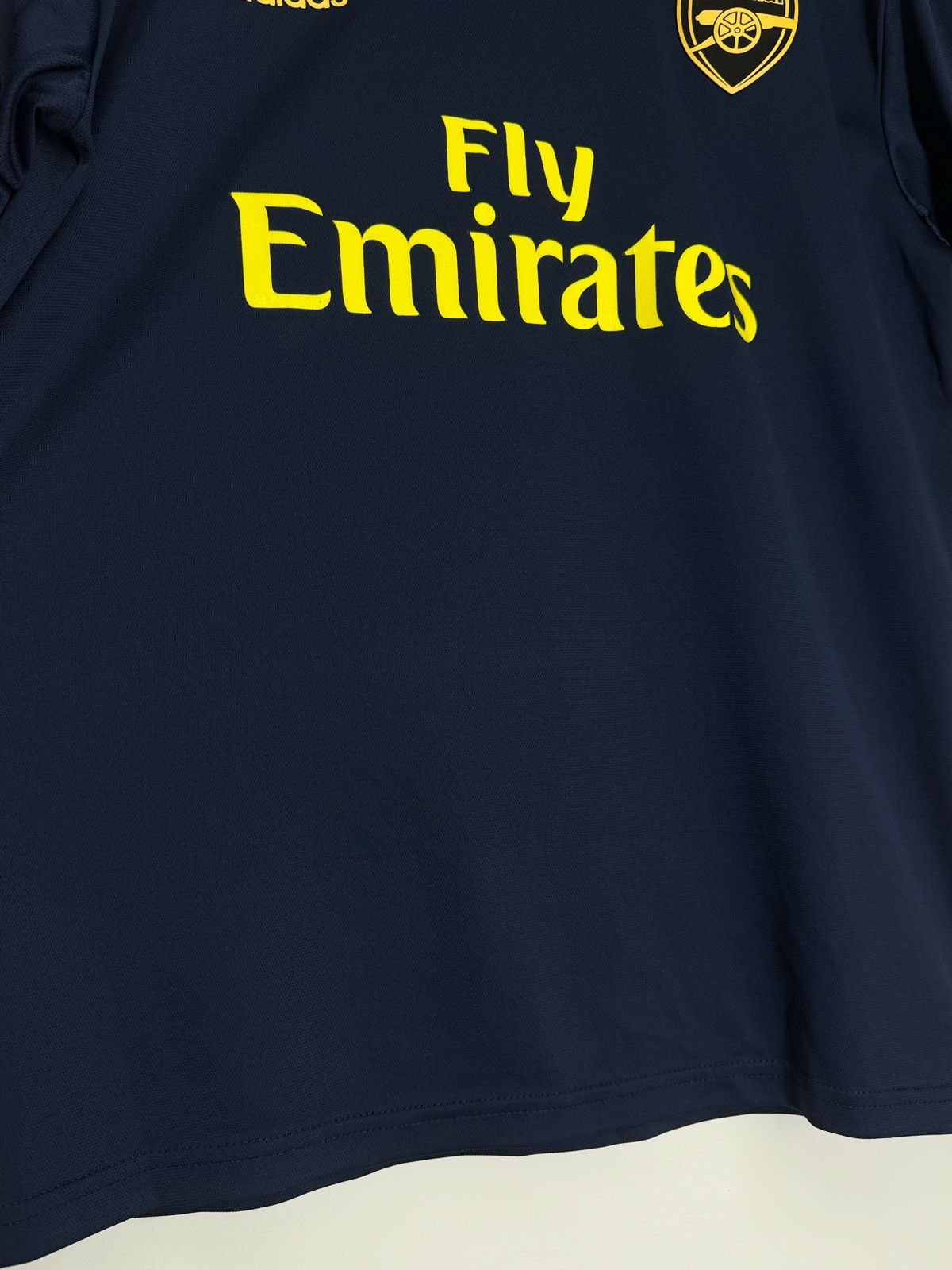 Adidas Adidas Arsenal London 2019/20 3rd Football Shirt Size US M / EU 48-50 / 2 - 8 Thumbnail