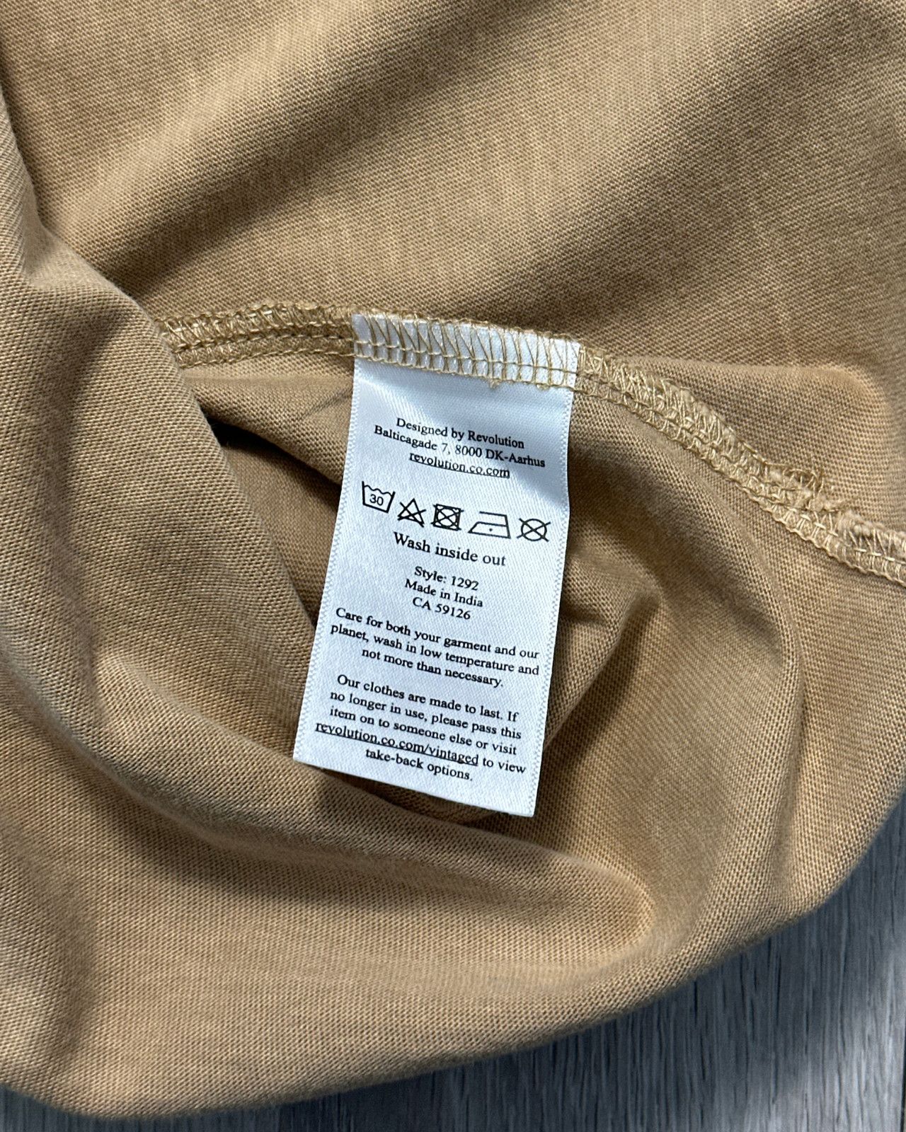 Other Sample NWT Revolution of 1995 Embroidered Logo T-Shirt Large Size US L / EU 52-54 / 3 - 9 Thumbnail