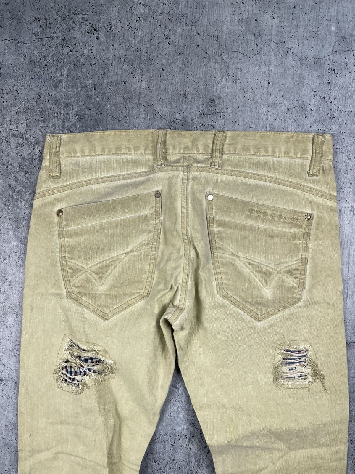 Japanese Brand INDIGO VINTAGE EXTREME RIP-FRONT STRAIGHT LEG OPIUM JEANS Size US 32 / EU 48 - 5 Thumbnail