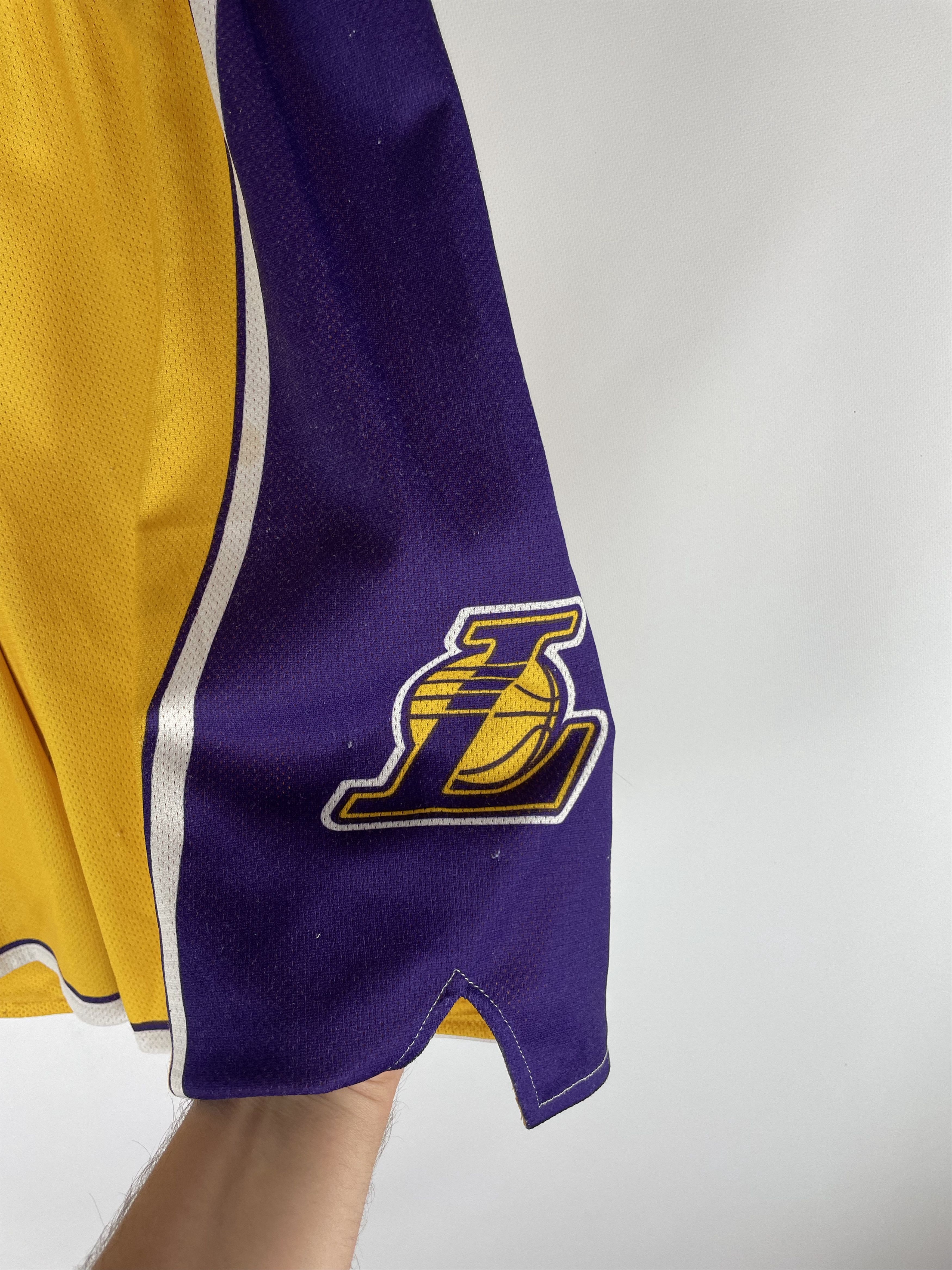 Champion Vintage Champion Lakers Shorts Size US 34 / EU 50 - 6 Thumbnail