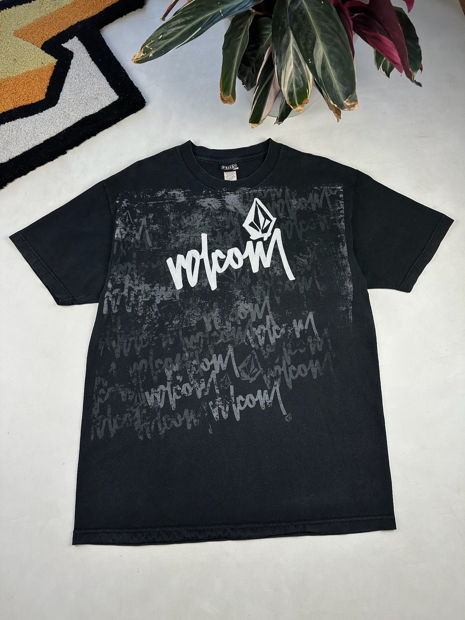 Volcom VINTAGE VOLCOM TEE ART SKATEWEAR ABSTRACT Y2K 90s Size US L / EU 52-54 / 3 - 1 Thumbnail