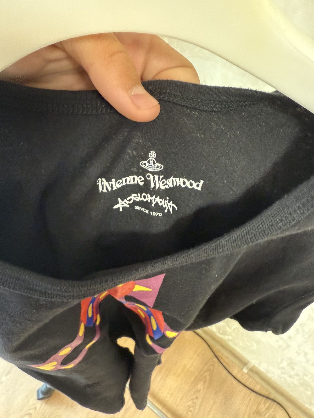 Vivienne Westwood VIVIENNE WESTWOOD BLACK ORB LOGO GRAPHIC T SHIRT Size XS / US 0-2 / IT 36-38 - 2 Thumbnail