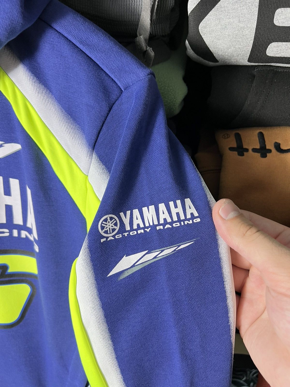 Yamaha Vintage Y2K Yamaha VALENTINO ROSSI 46 Hoodie Rare Retro Hype Size US XL / EU 56 / 4 - 9 Thumbnail