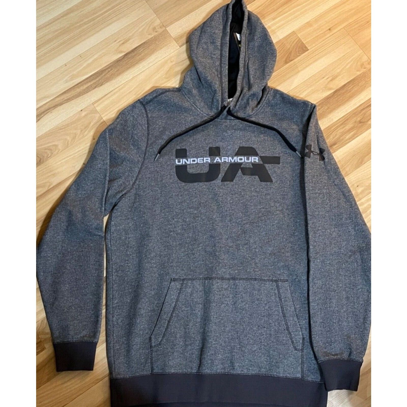 Under Armour VINTAGE? No. Under Armour All Weather Gear Large Fleece Logo Hoodie Men L Gray Logo Hoodie All Seasons Fall Winter Spring Walking Mens Size US L / EU 52-54 / 3 - 3 Thumbnail