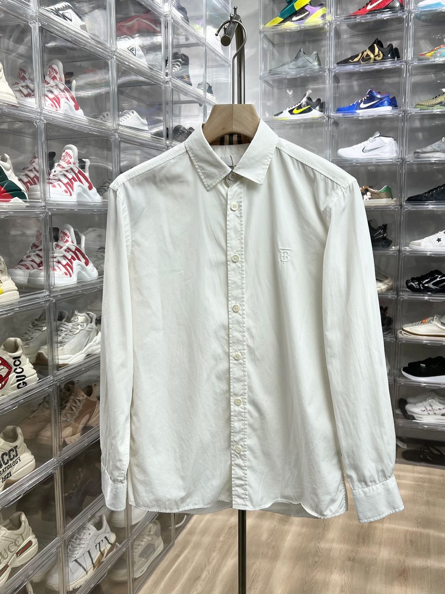 Burberry Burberry Retro Embroidered White Shirt s Men Size US S / EU 44-46 / 1 - 1 Thumbnail