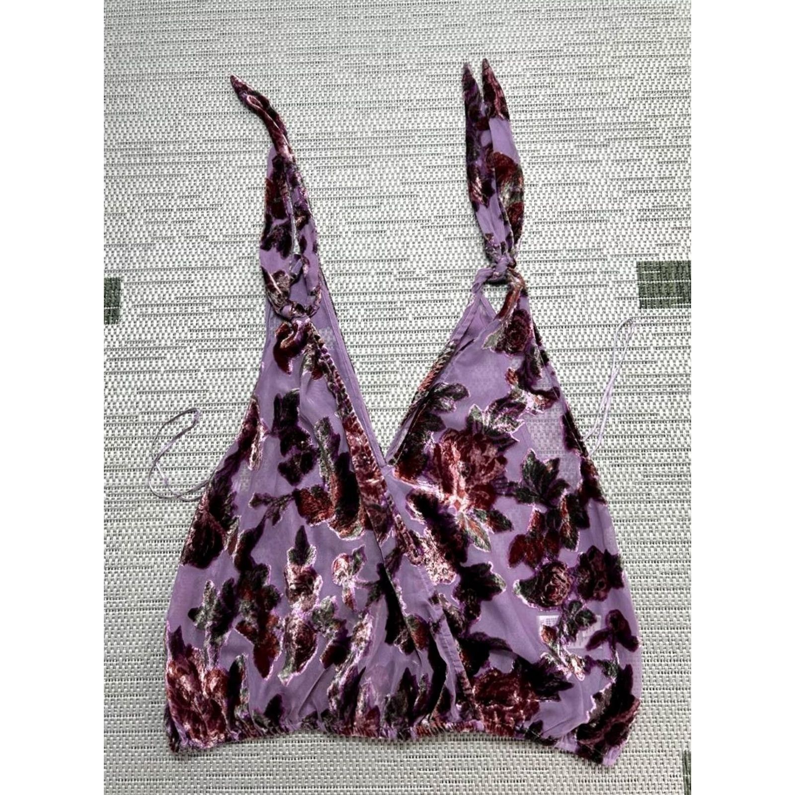 Free People Free People Shirt Womens Medium Purple Floral Velvet Crop Top Size M / US 6-8 / IT 42-44 - 2 Thumbnail