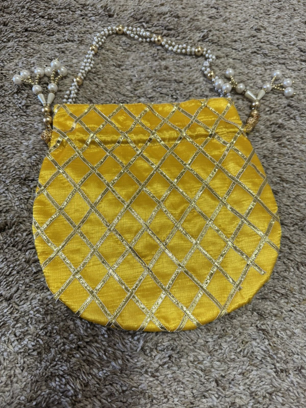 Other Gold yellow clutch Size ONE SIZE - 5 Thumbnail