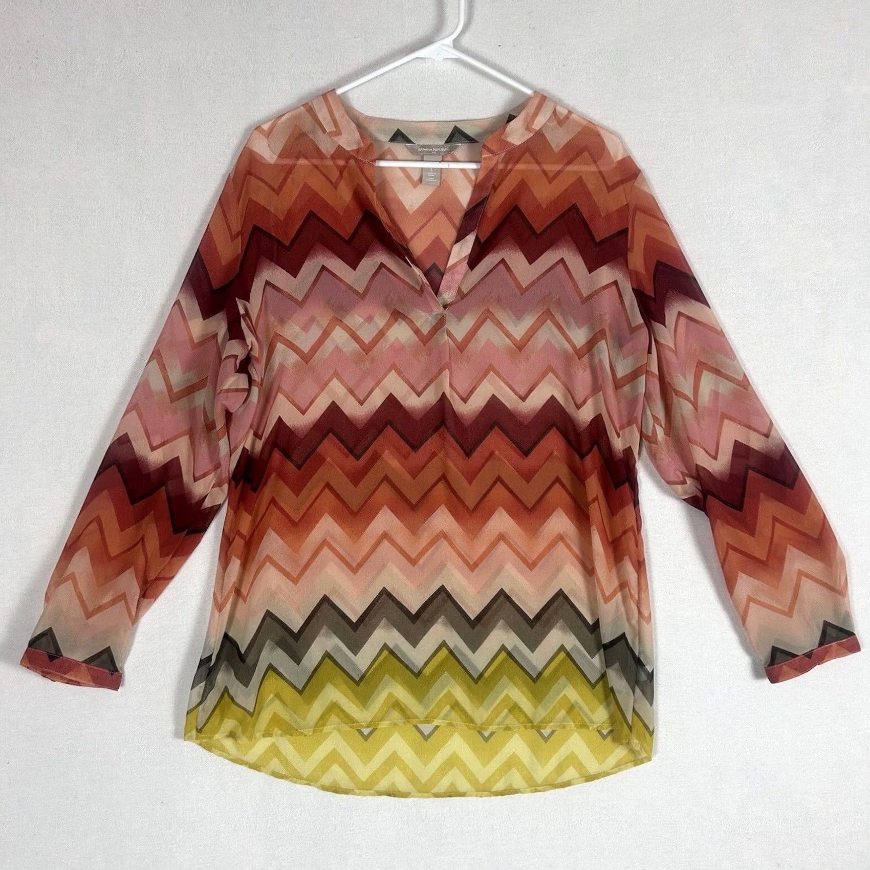 Banana Republic Banana Republic Blouse Shirt Long Sleeve V-Neck Geometric Print Multicolor L Regular Womens Top Size L Size L / US 10 / IT 46 - 2 Thumbnail