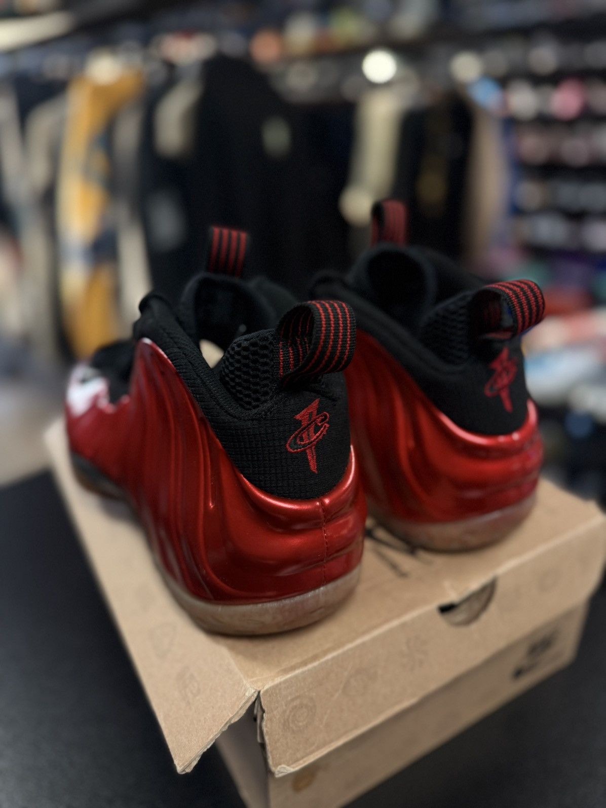 Nike Nike Foamposite Metallic Red Size 11 (2017) (314996-610) Size US 11 / EU 44 - 9 Thumbnail