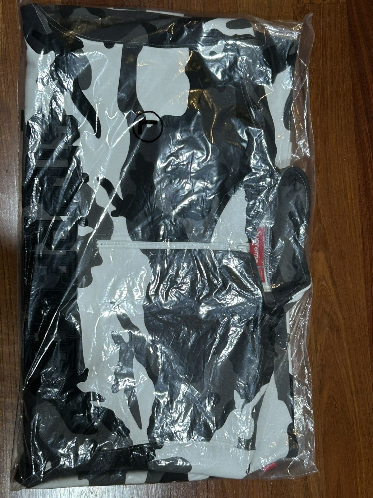 Supreme Supreme Korea Flag Shop Pull-Over Size US L / EU 52-54 / 3 - 4 Thumbnail