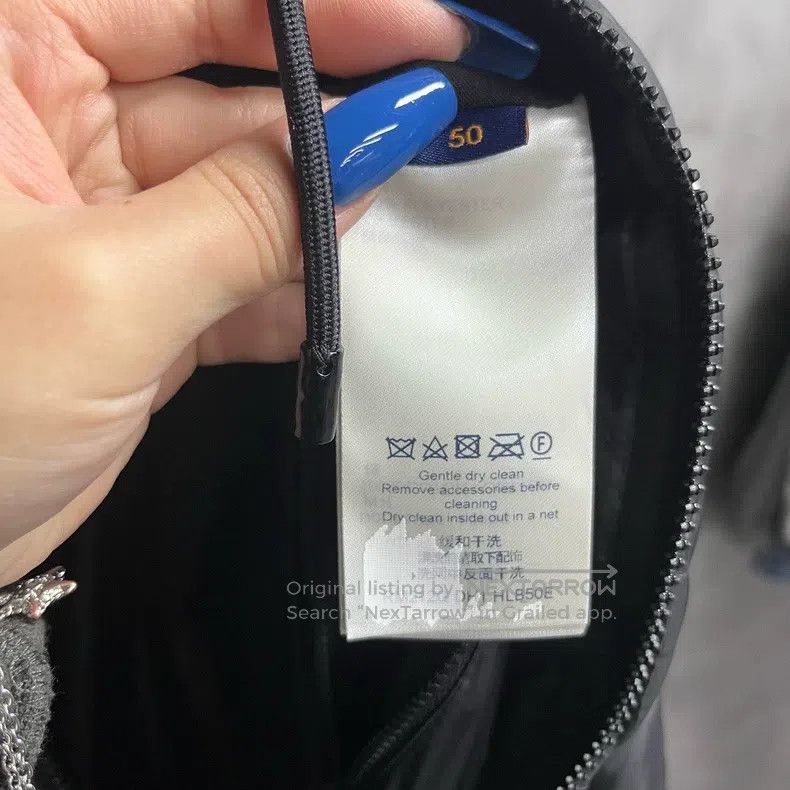 Louis Vuitton Louis Vuitton Black logo embossed graphic zipper solid hoo Size US M / EU 48-50 / 2 - 3 Thumbnail
