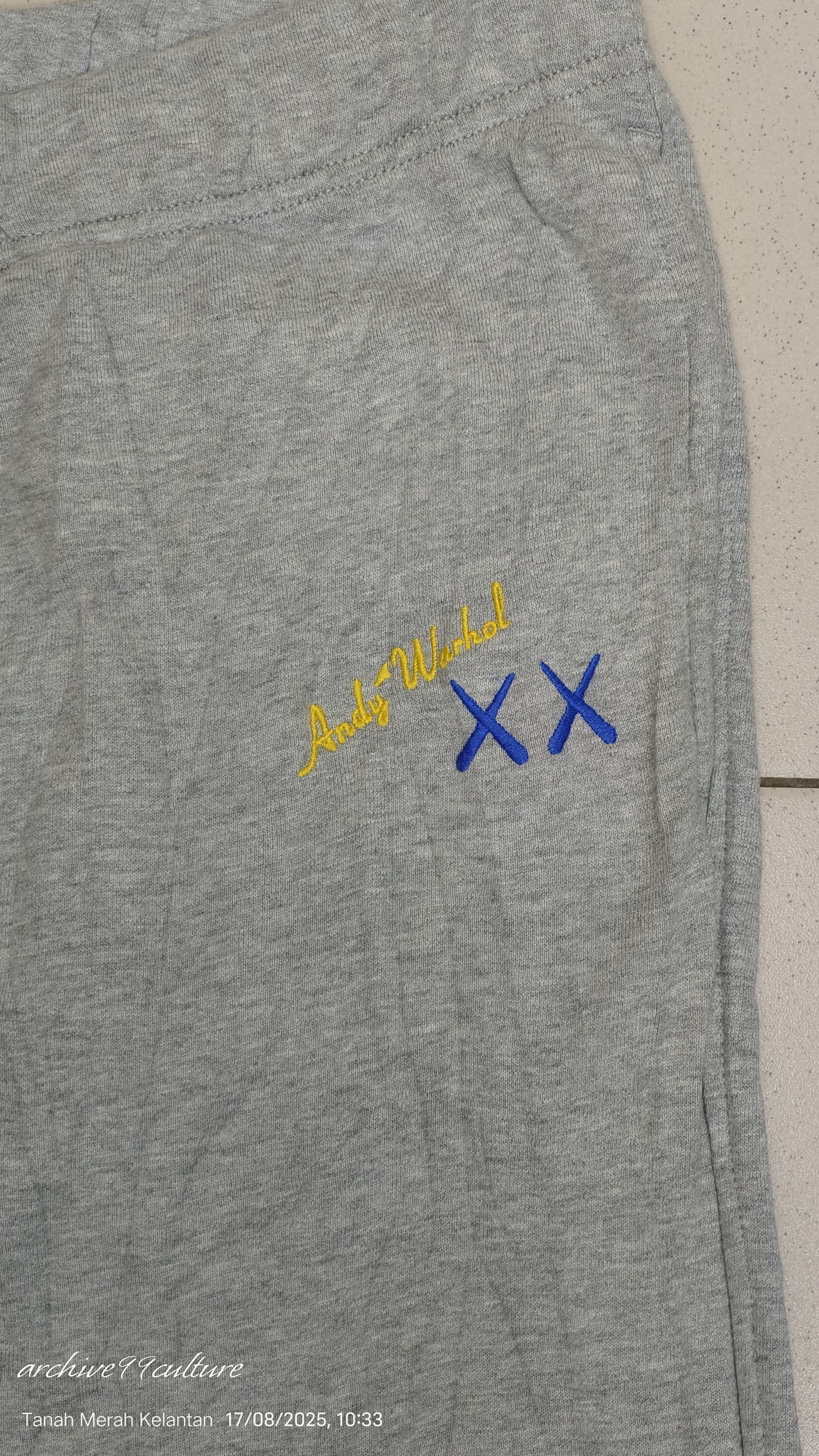 Andy Warhol × Kaws × Uniqlo AW2024 UT x Andy Warhol x Kaws sweatpants L Size US 33 - 8 Thumbnail
