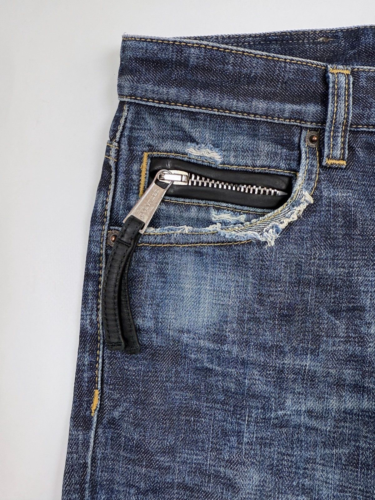 Dsquared2 Dsquared 2 History Distressed Denim Low Rise Jeans 48 Size US 33 - 4 Thumbnail
