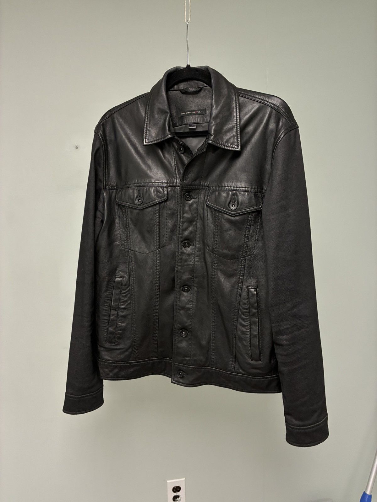 John Varvatos Mixed media leather trucker jacker large Size US L / EU 52-54 / 3 - 13 Thumbnail
