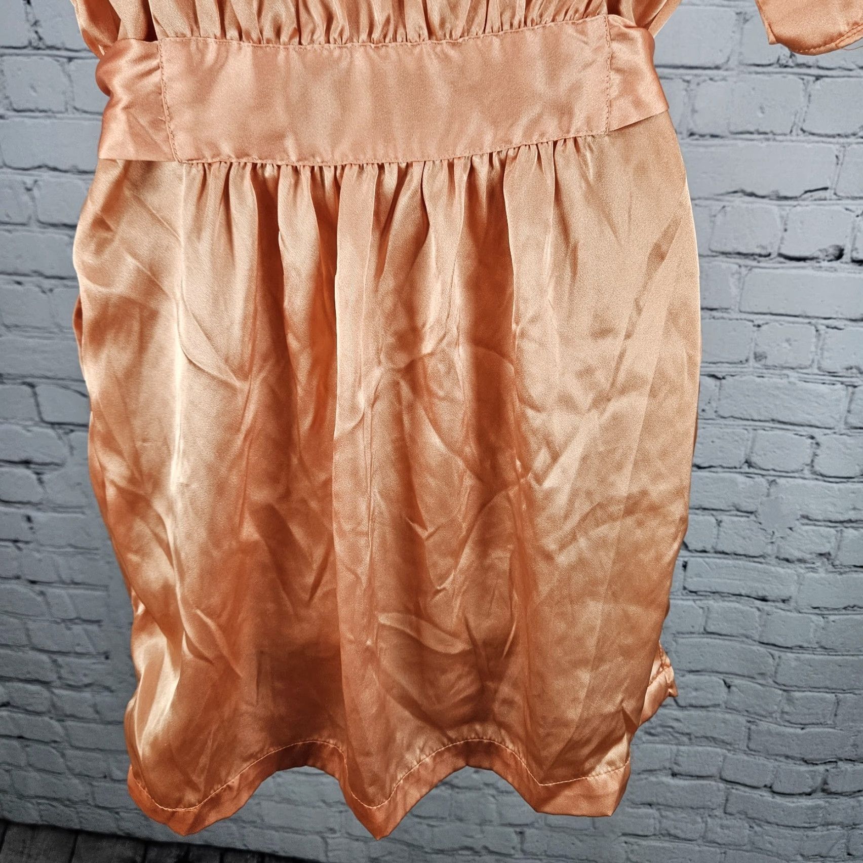 Victoria's Secret Victoria's Secret Robe Women One Size Orange Satin Pockets Belted Lightweight Short Sleeve Tie V-Neck Polyester Machine Washable Classic Spring Summer Size 42" / US 20 - 7 Thumbnail