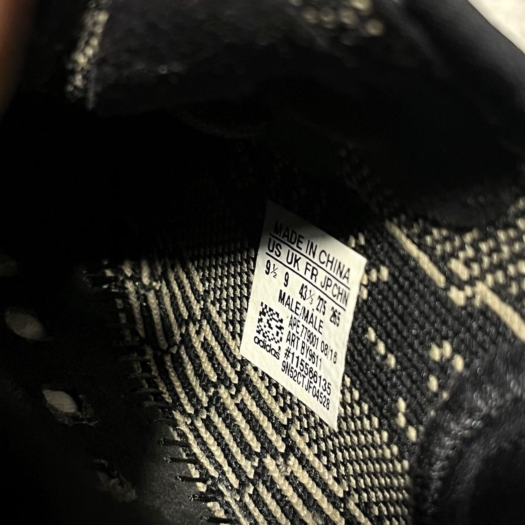 Adidas Adidas Yeezy Boost 350 Core Green Black V2 BY9611 Mens 9.5 2016 Used No Box Size US 10 / EU 43 - 2 Thumbnail