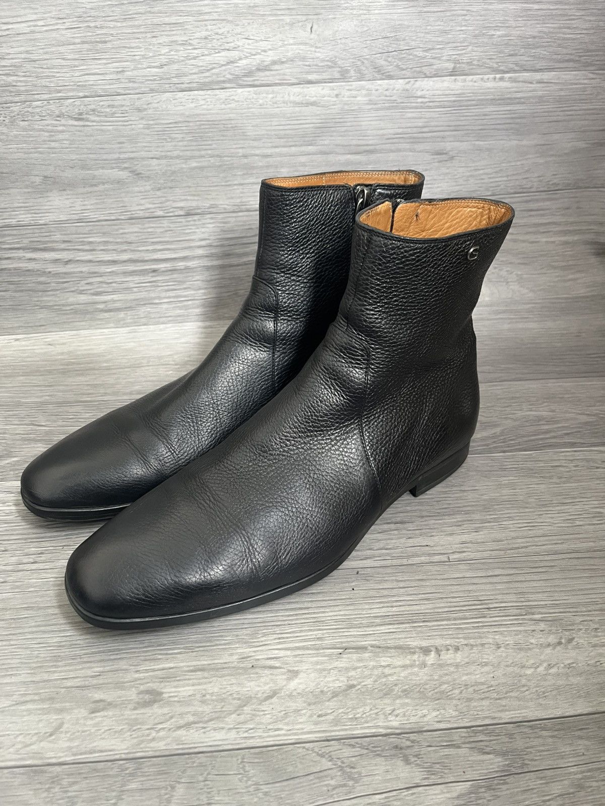 Gucci Gucci pebble grain leather Chelsea zipper ankle boots Size US 8.5 / EU 41-42 - 1 Thumbnail