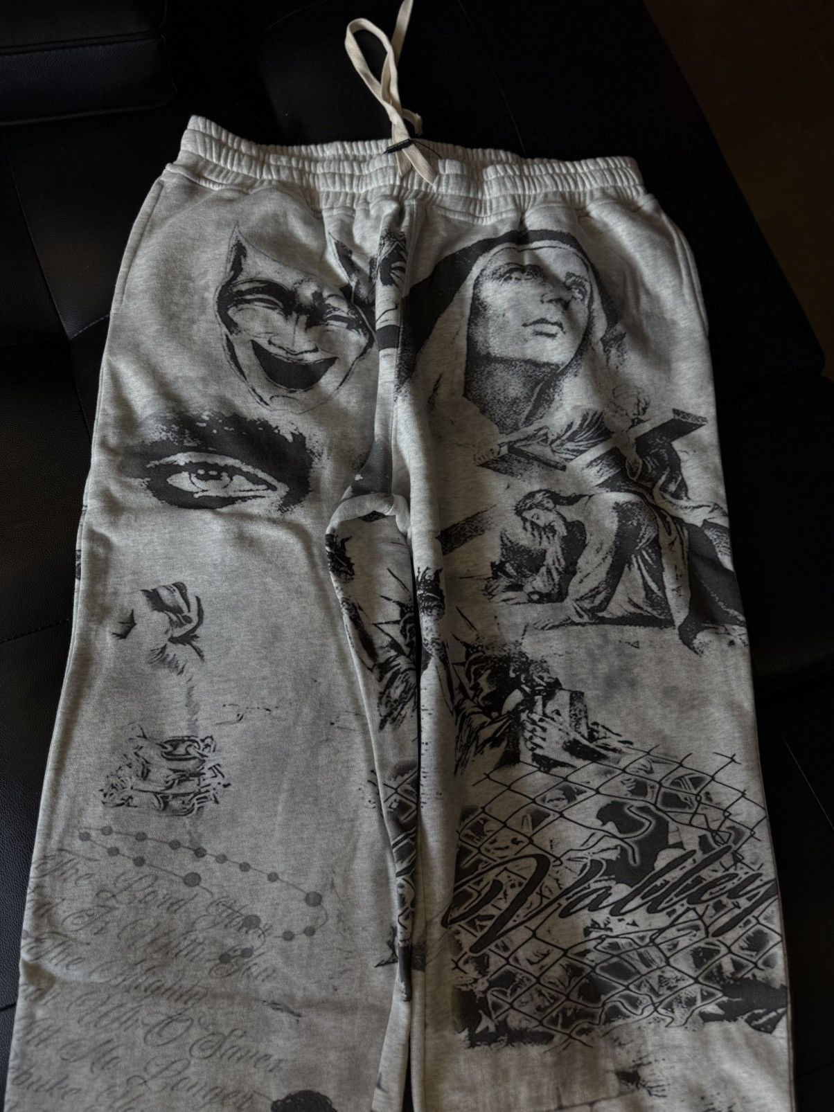 Vale Vale Valley Mural Sweatpants Size Large (NEW) Size US 33 - 3 Thumbnail