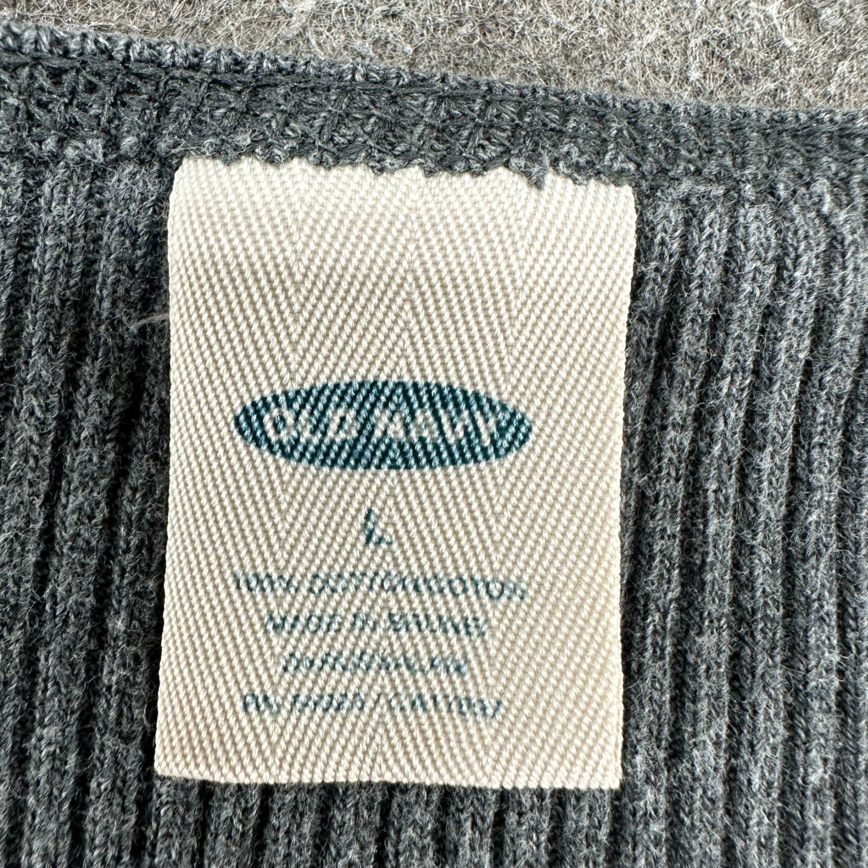 Old Navy VINTAGE Old Navy Sweater Womens L Gray Pullover Cotton V Neck Ribbed Knit Y2K Size L / US 10 / IT 46 - 7 Thumbnail