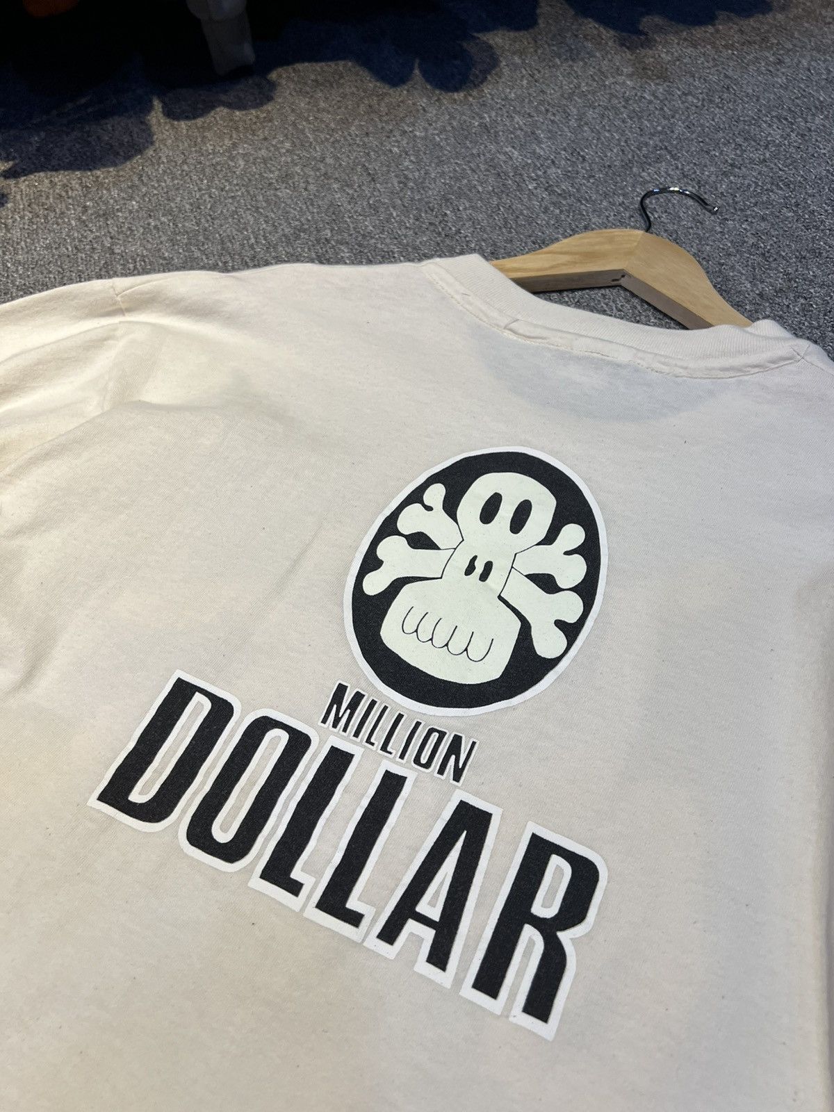Vintage Vintage Million Dollar Glow In The Dark Shirt Size US L / EU 52-54 / 3 - 4 Thumbnail