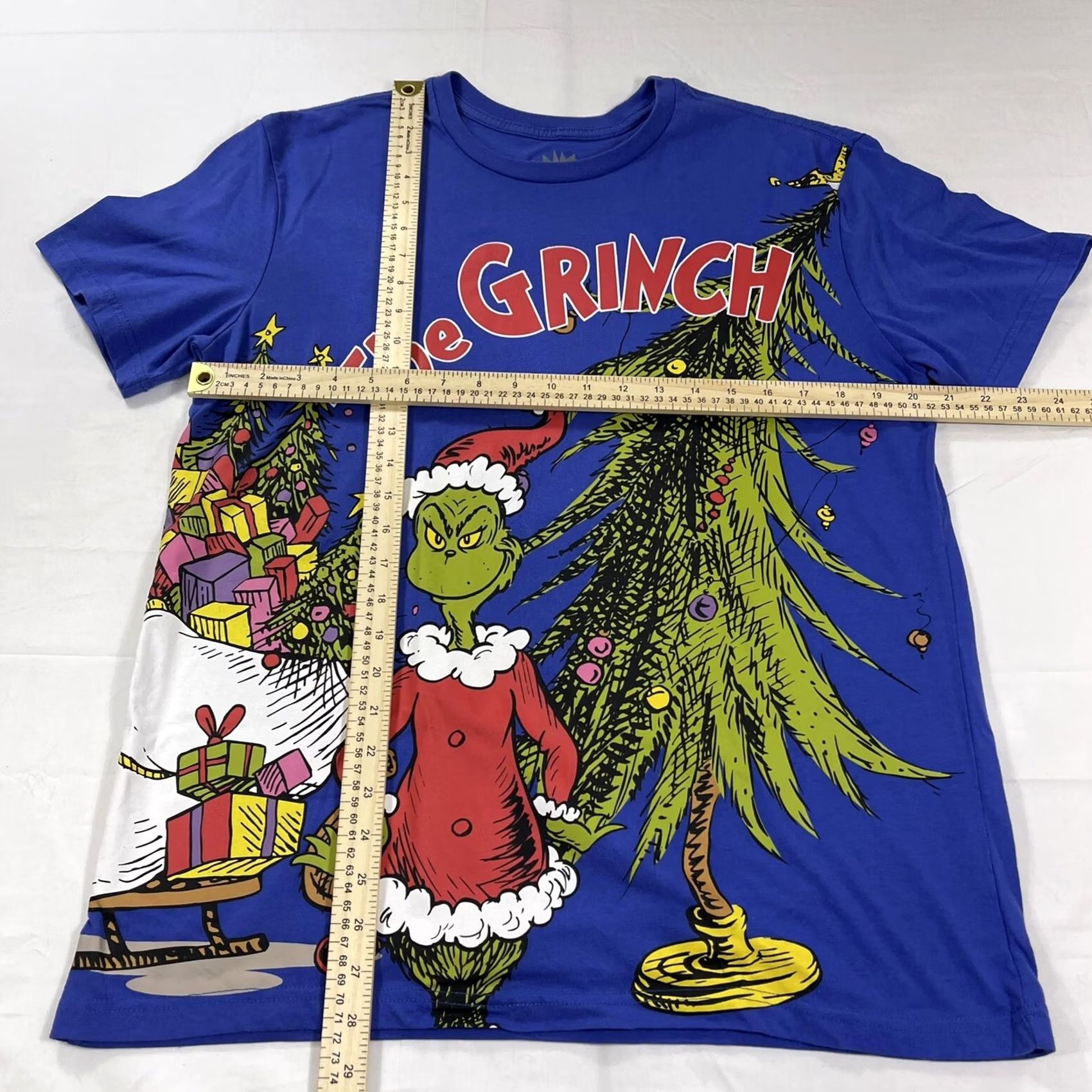 Vintage Dr Seuss THE GRINCH T-Shirt L Unisex Adults Blue Short Sleeve Christmas 2022 MAX & THE GRINCH Graphic Double-Sided Size US L / EU 52-54 / 3 - 2 Thumbnail