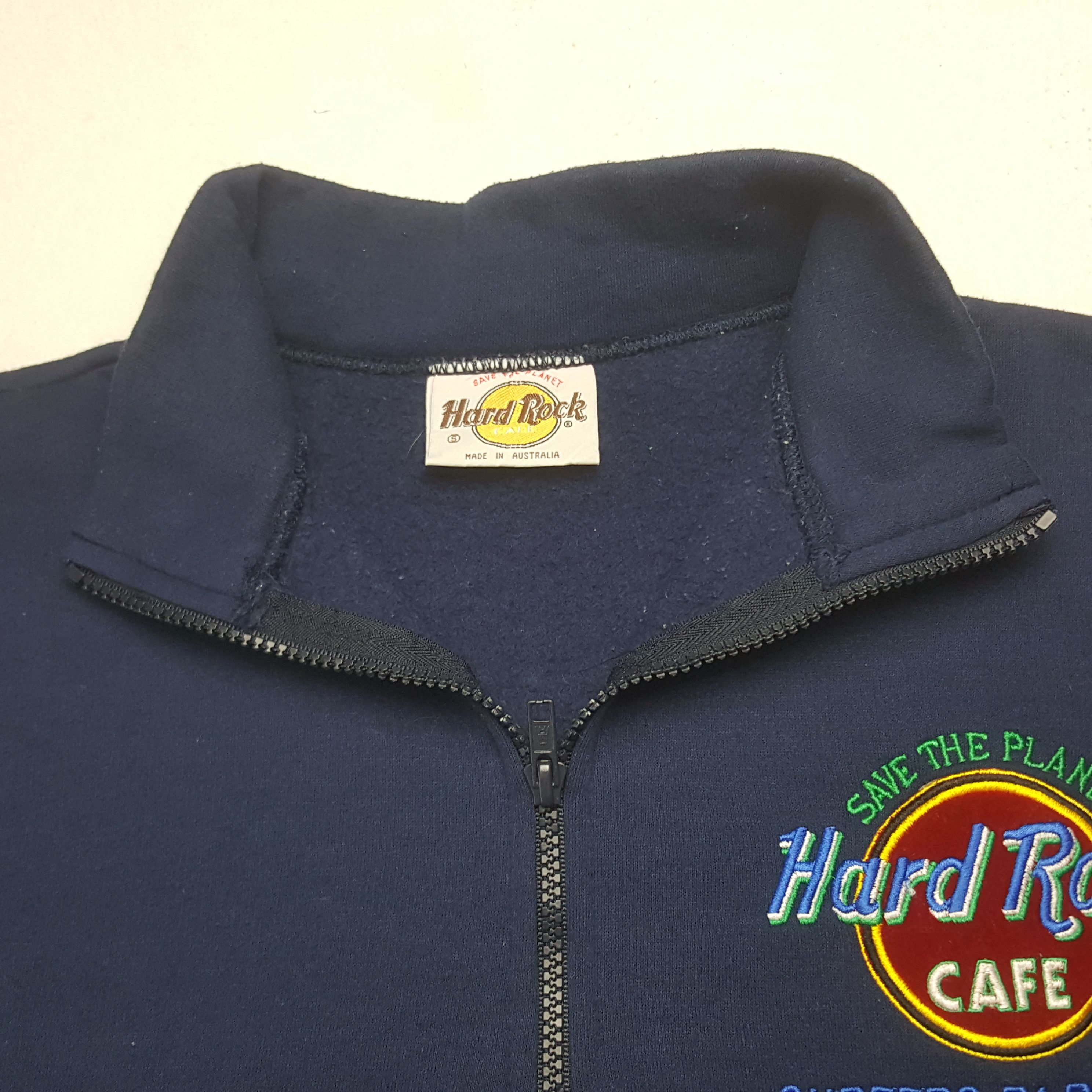 Hard Rock Cafe Vintage Hard Rock Surfers Parades Sweatshirt Size US L / EU 52-54 / 3 - 4 Thumbnail