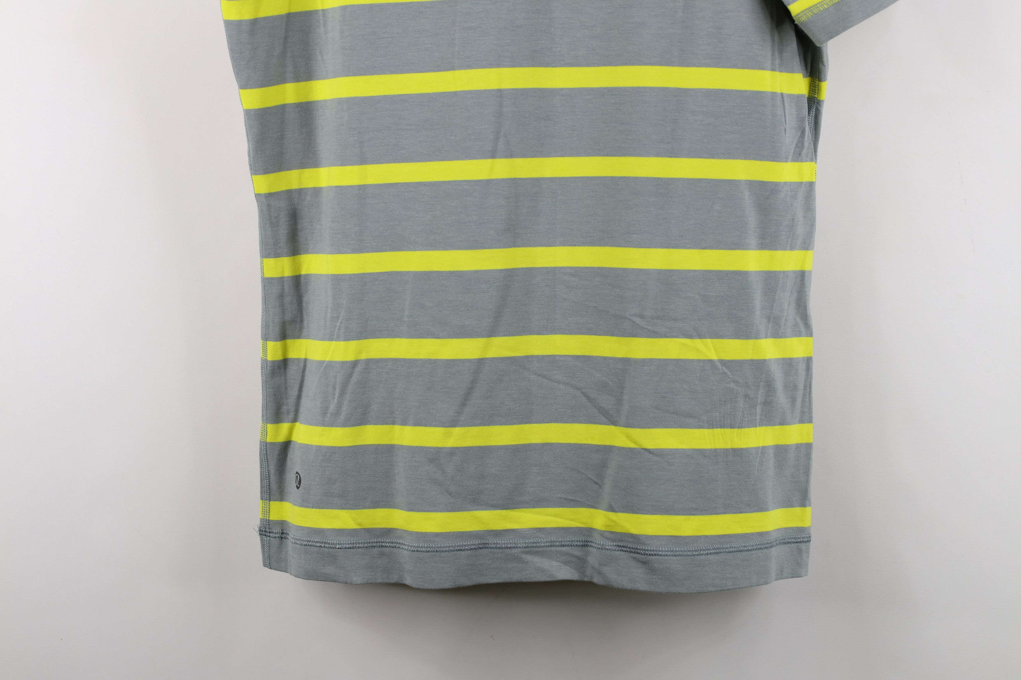 Lululemon Lululemon Color Block Basic 5 Year Short Sleeve T-Shirt Size US M / EU 48-50 / 2 - 12 Thumbnail