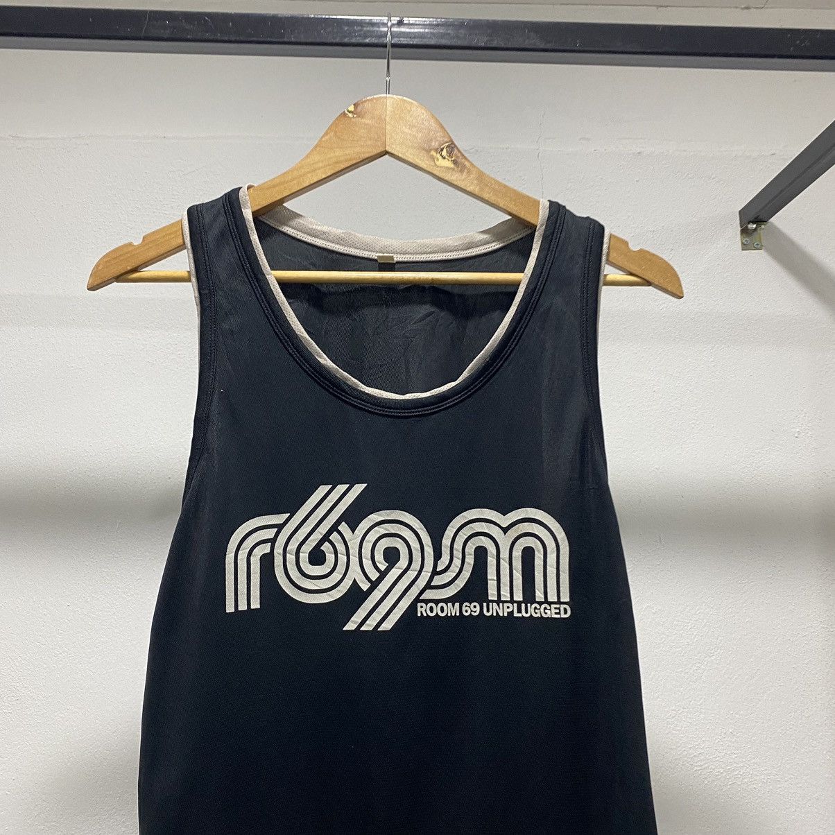 Band Tees × Japanese Brand Sick☠️ Room 69 Unplugged by Tayc Tank Tops Vintage Rare Size US M / EU 48-50 / 2 - 3 Thumbnail