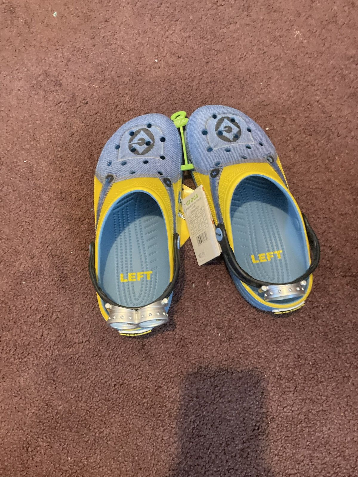 Crocs Despicable me minion crocs Size US 8 / EU 41 - 6 Thumbnail