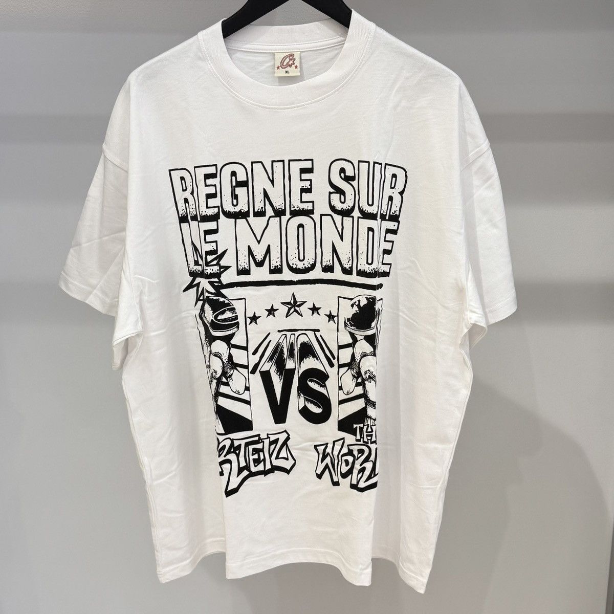 Corteiz Corteiz Regne Sur Le Monde Tee White Size US XL / EU 56 / 4 - 1 Thumbnail