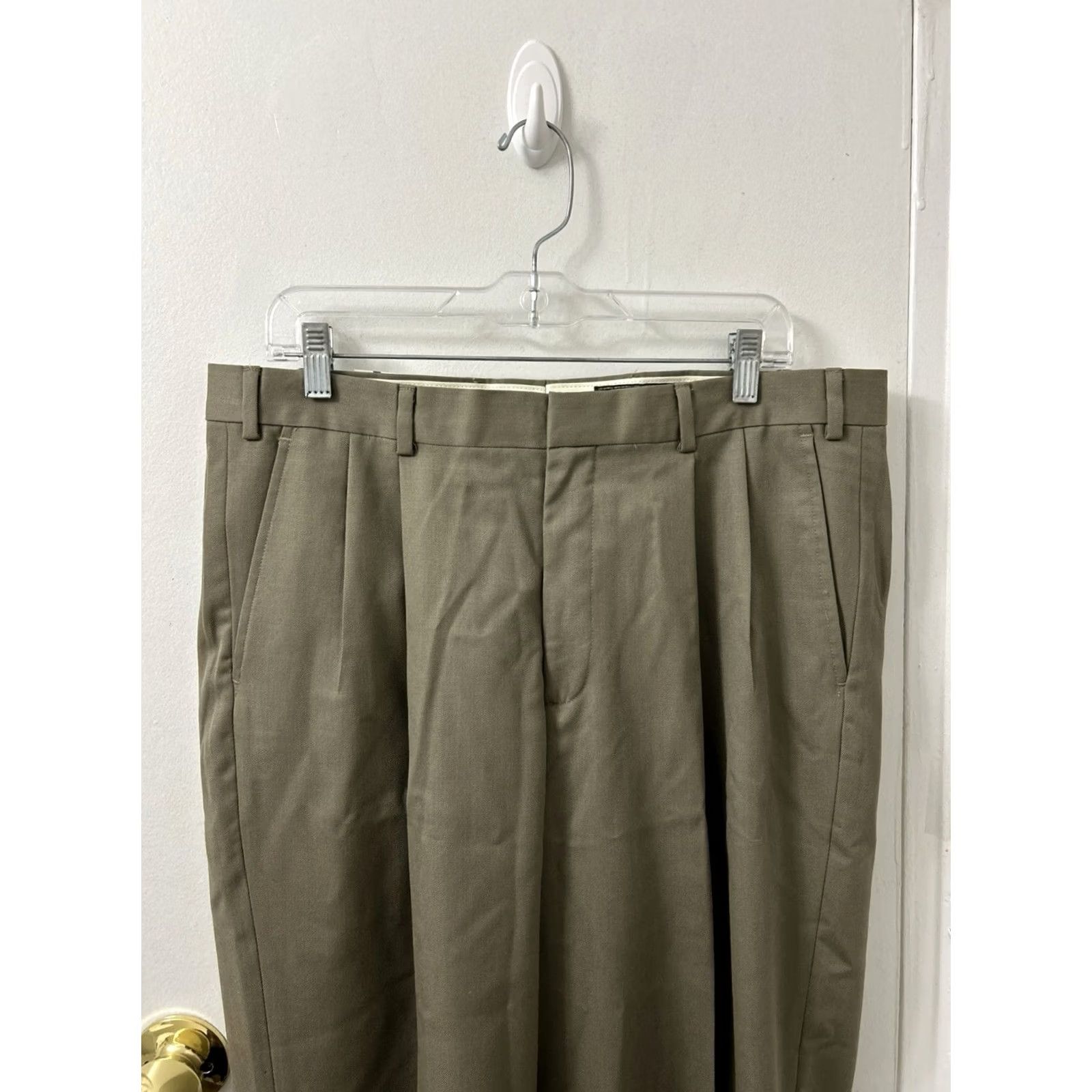 Eddie Bauer Eddie Bauer Dress Pants Mens 36x35 Tan 100% Wool Pleated Trousers NWT Mid Rise Relaxed Fit Button Zipper Workwear Business Pants Womens? Size US 36 / EU 52 - 7 Thumbnail