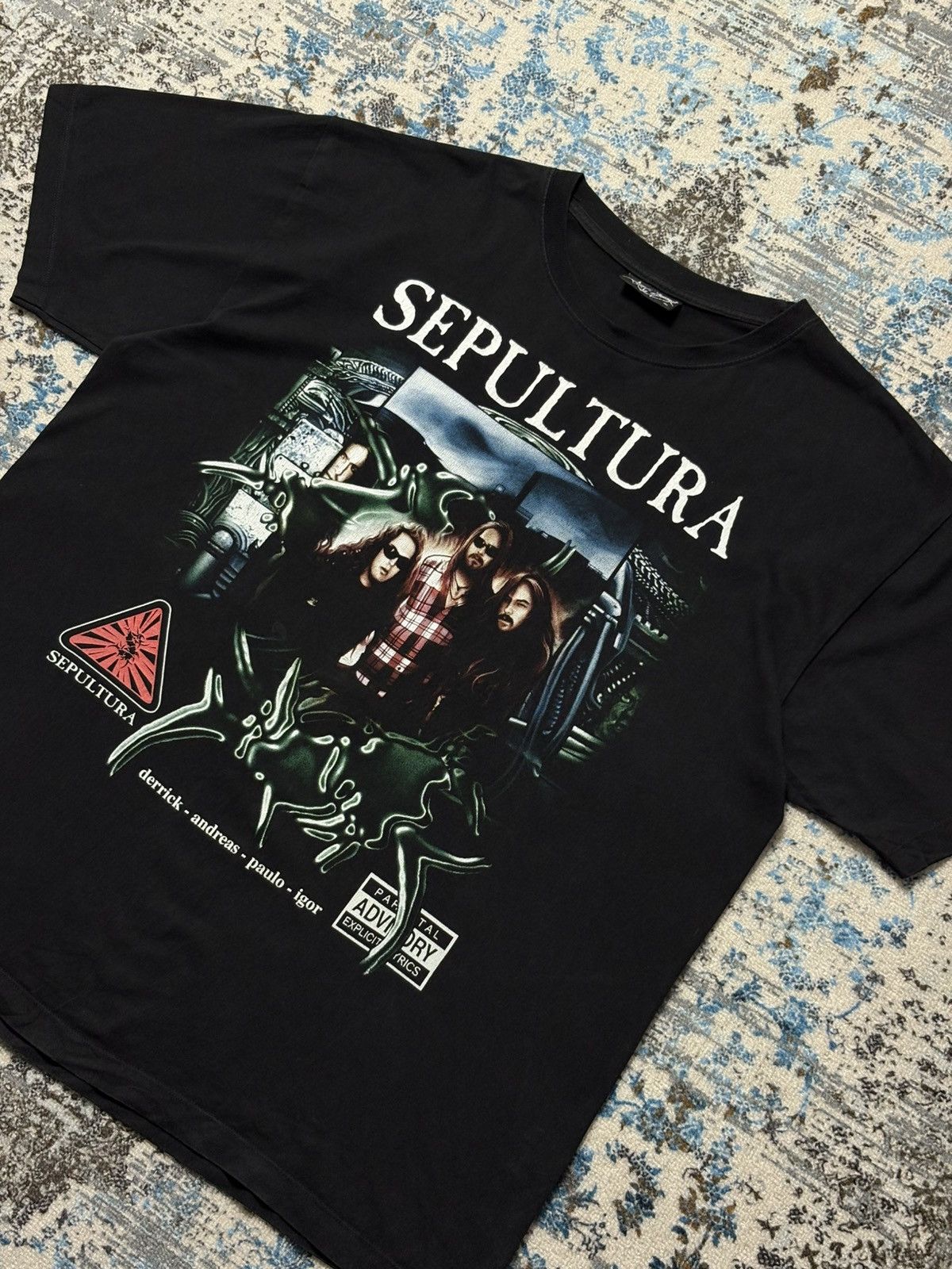 Band Tees Sepultura rock tee vintage Size US XL / EU 56 / 4 - 1 Thumbnail