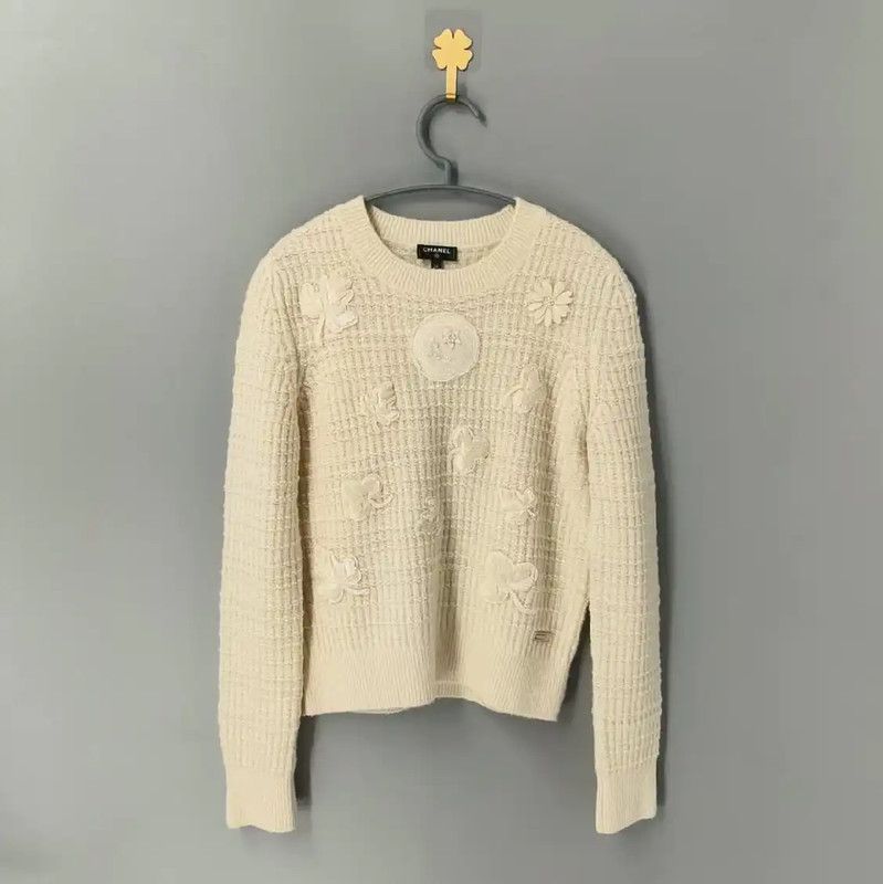 Chanel Chanel Cream Wool Women's Pullover Sweater 0089 Size S / US 4 / IT 40 - 1 Thumbnail