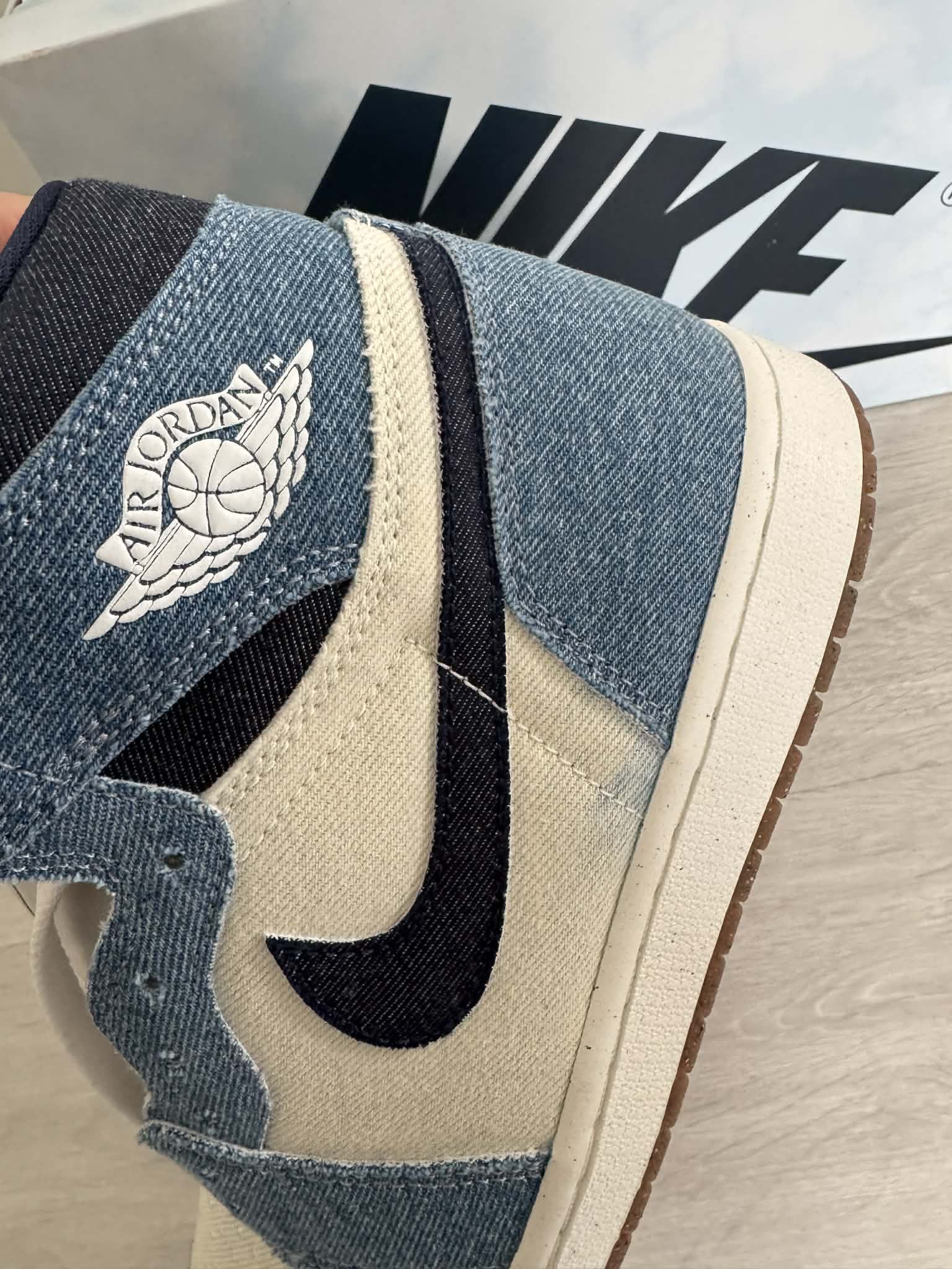 Jordan Brand Air Jordan 1 Retro High OG 9US 42,5EU Size US 9 / EU 42 - 8 Thumbnail