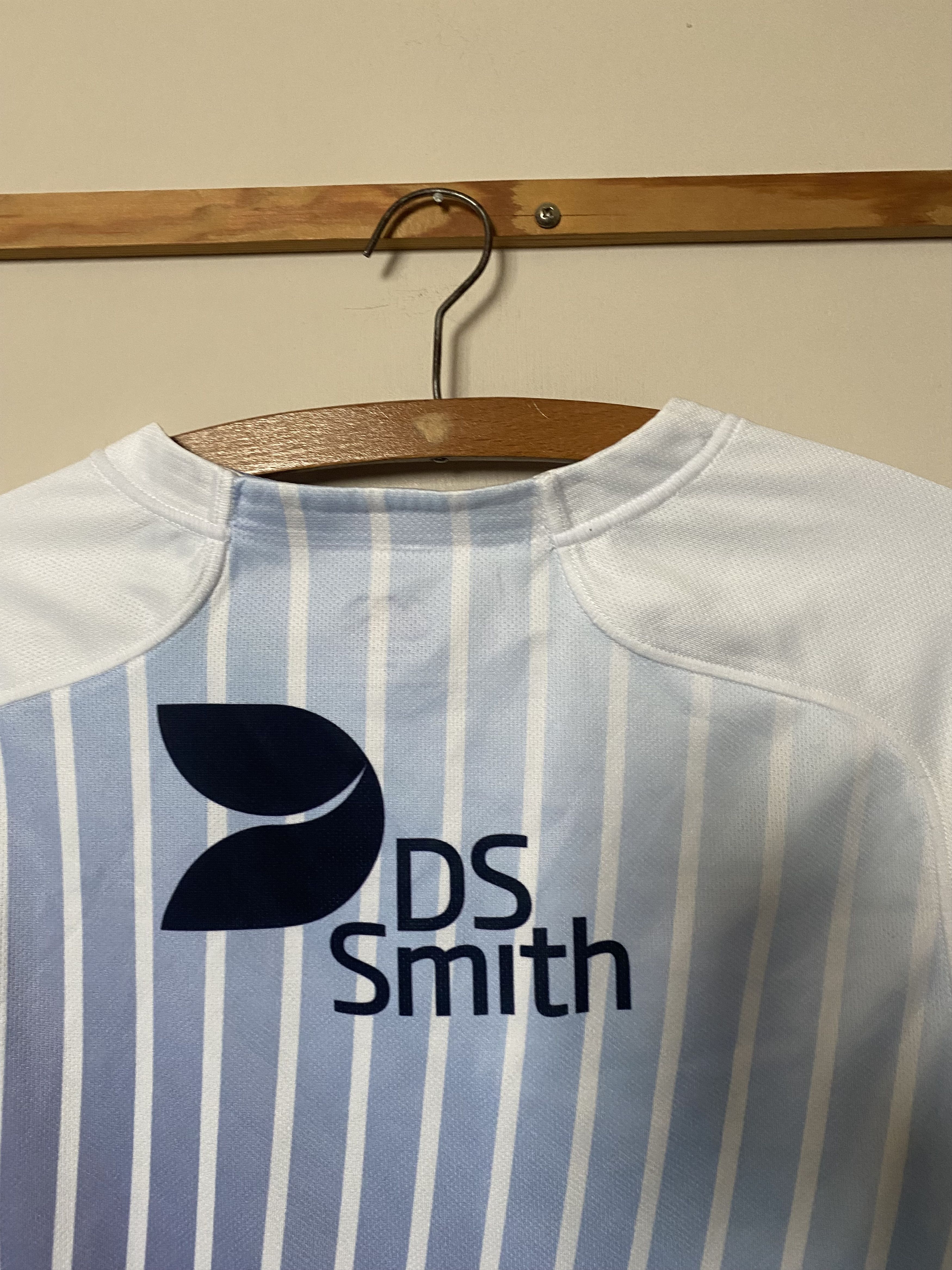 Canterbury of New Zealand Rugby CARDIFF BLUES - 2013/2014 - Canterbury - M - UNIQUE Size US M / EU 48-50 / 2 - 9 Thumbnail