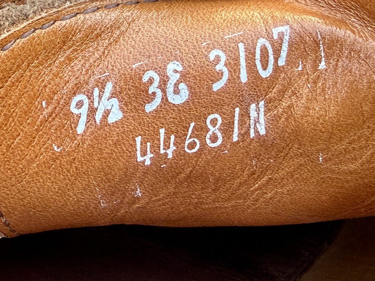Allen Edmonds Allen Edmonds Boone Suede Bluchers 9.5 3E Vibram Sole Size US 9.5 / EU 42-43 - 7 Thumbnail