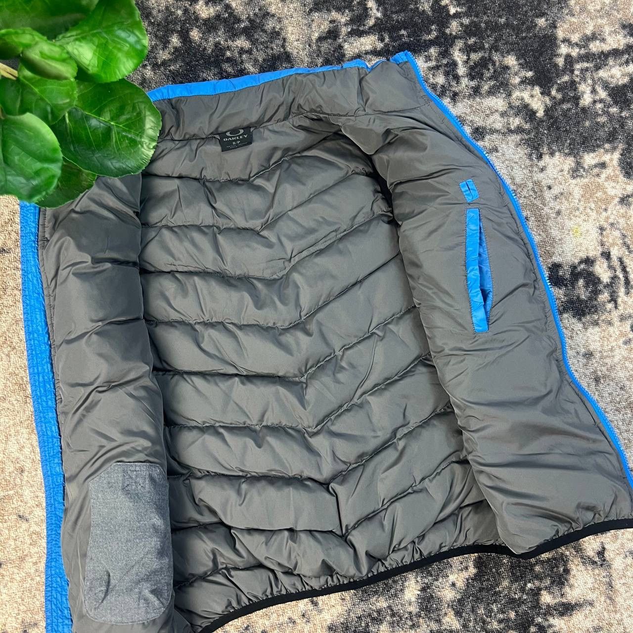 Oakley Oakley Vintage Y2K Mini Logo Puffer Down Vest Size US S / EU 44-46 / 1 - 4 Thumbnail