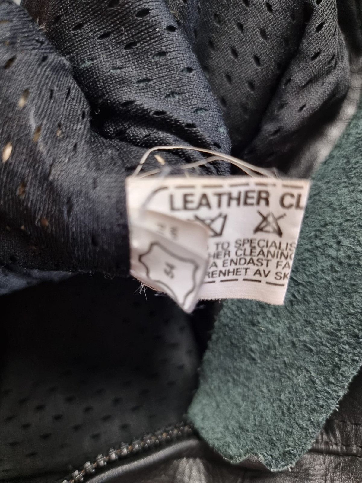 Vintage leather suspender pants S/M black mens womens Size 30" / US 8 / IT 44 - 4 Thumbnail